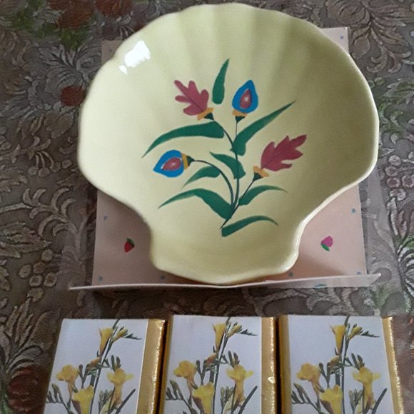 Vintage DuCair Ceramic Seashell Shaped Soap Dish with Bath Cubes -NIB - Picture 2 of 4